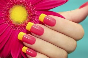 Красный дизайн ногтей, стильный желто-красный френч